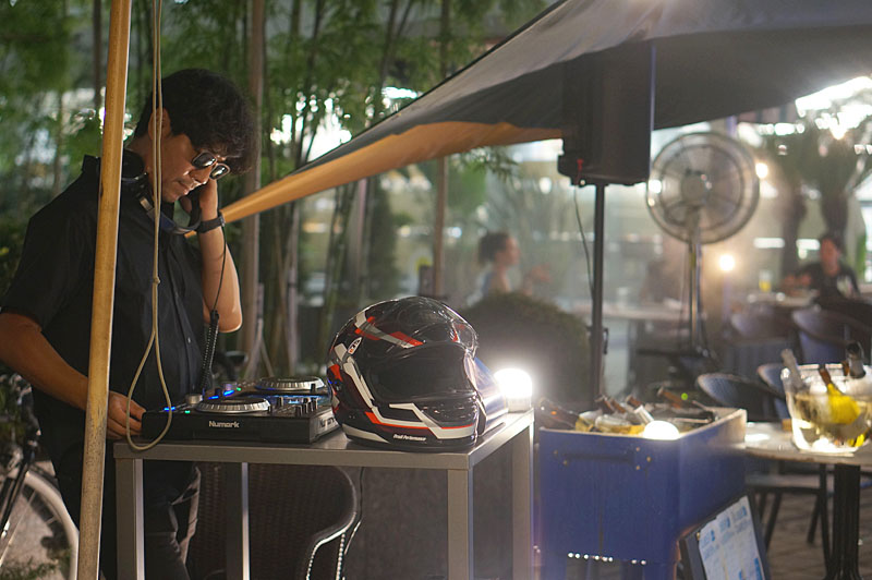 DJ