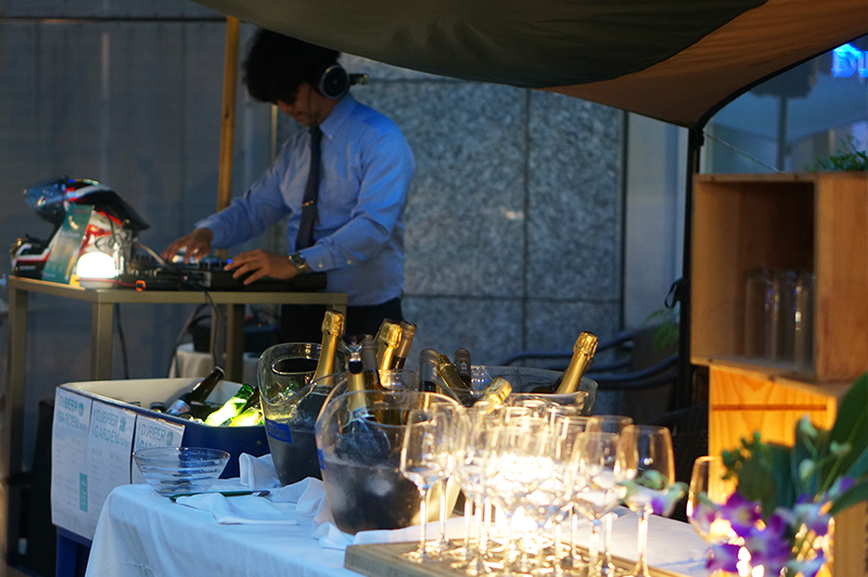 DJ